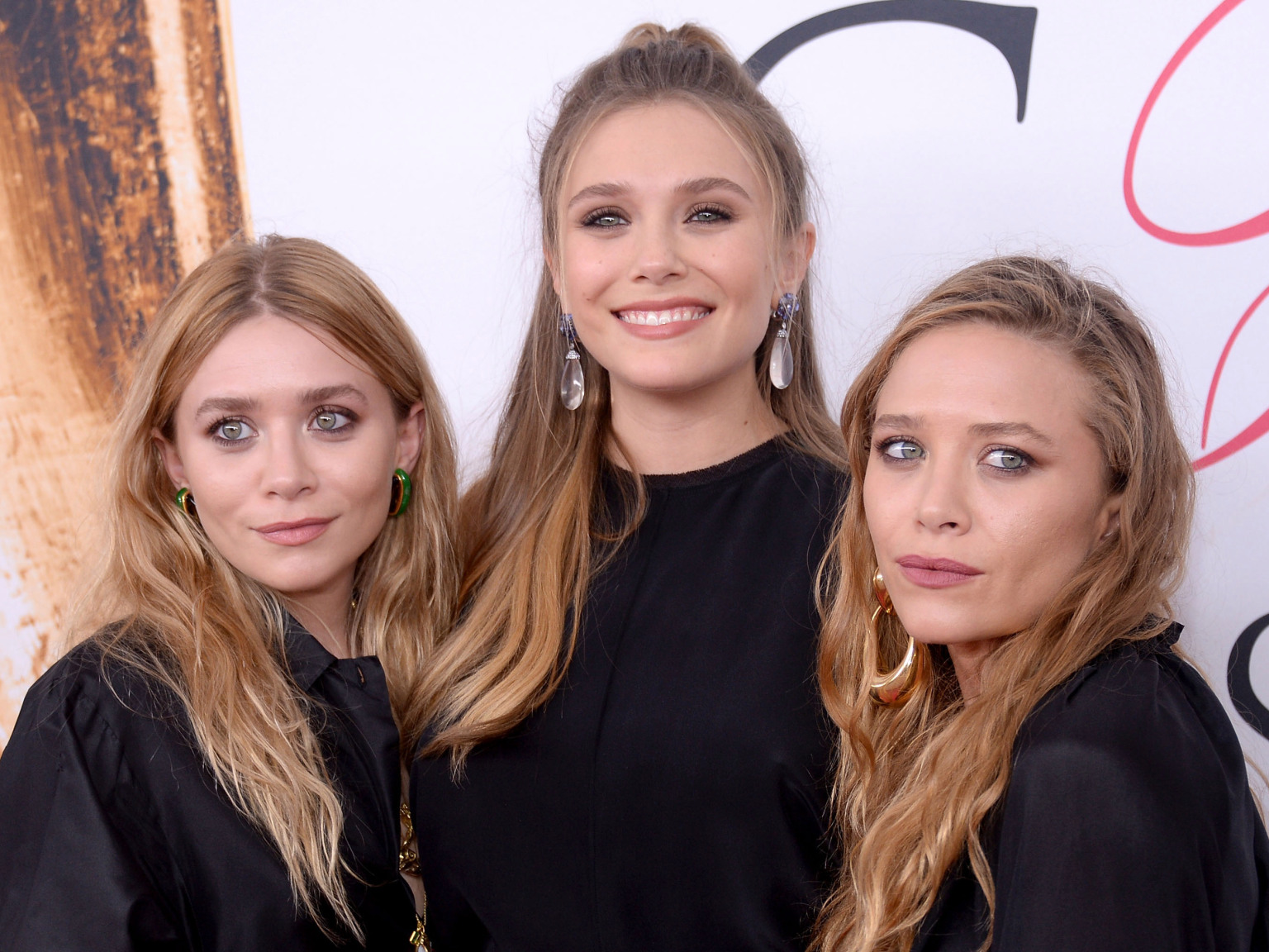 Elizabeth Olsen Net Worth, Wealth, and Annual Salary - 2 Rich 2 Famous