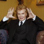 Walter Mercado net worth