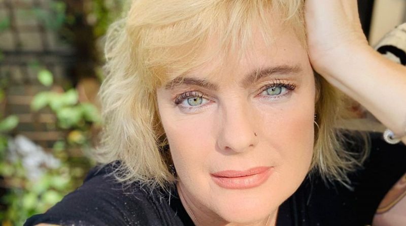 Erika Eleniak net worth