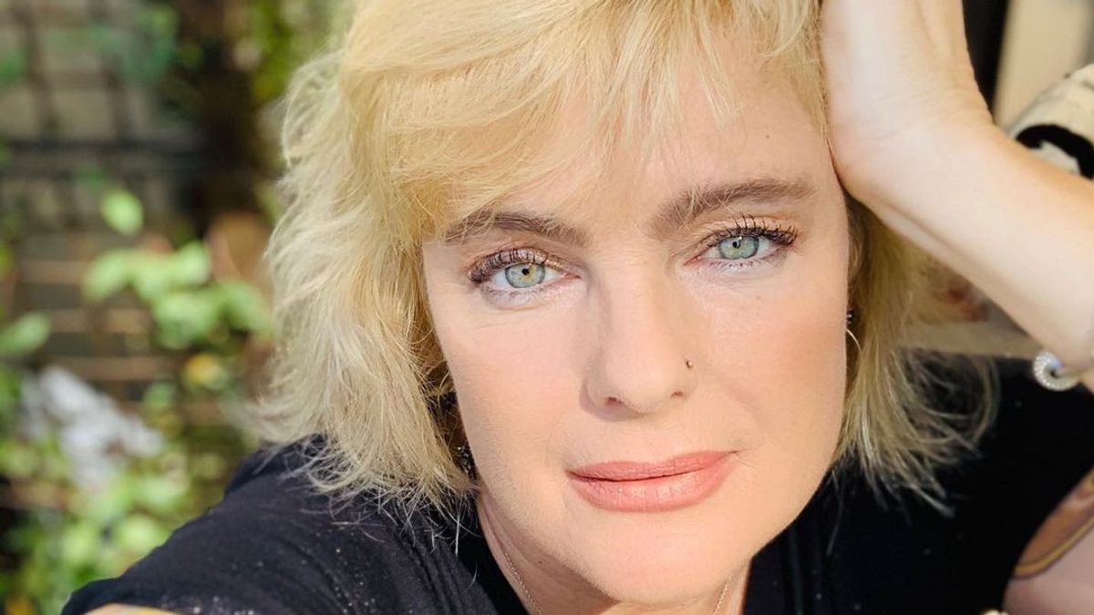 Erika Eleniak Net Worth, Wealth, and Annual Salary 2 Rich 2 Famous