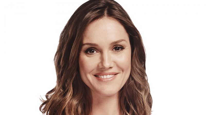 Erinn Hayes net worth