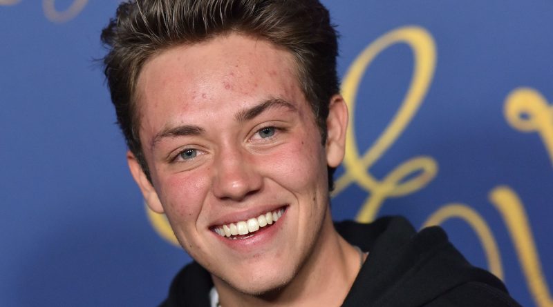 Ethan Cutkosky net worth