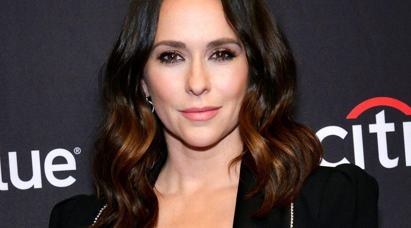 Jennifer Love Hewitt net worth