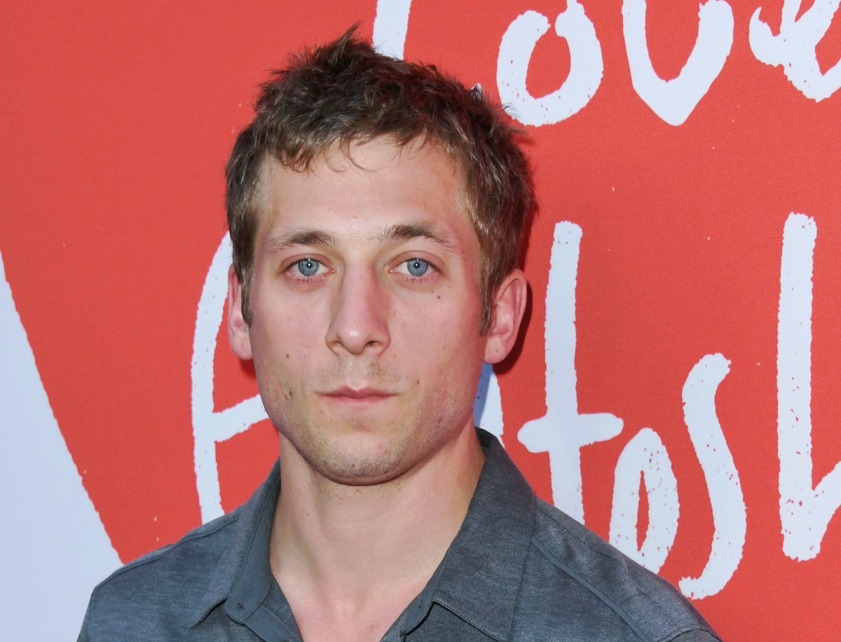 Jeremy Allen White Net Worth, Wealth, and Annual Salary 2 Rich 2 Famous