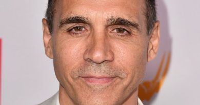 Adrian Paul Net Worth