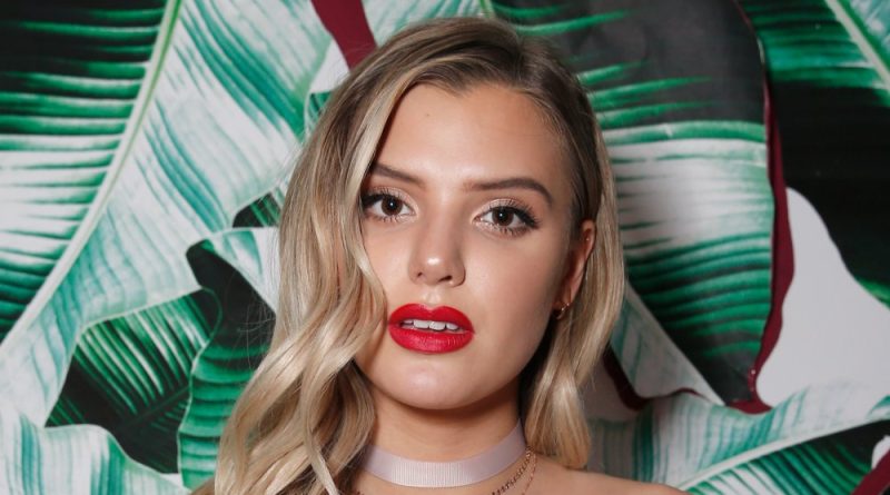 How Rich is Alissa Violet