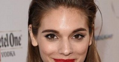 Caitlin Stasey Wealth