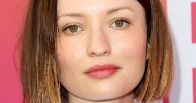Emily Browning Wealth