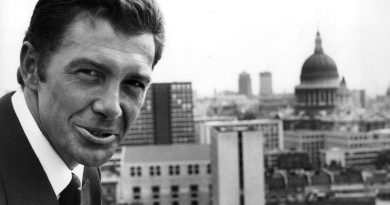 Lewis Collins Net Worth