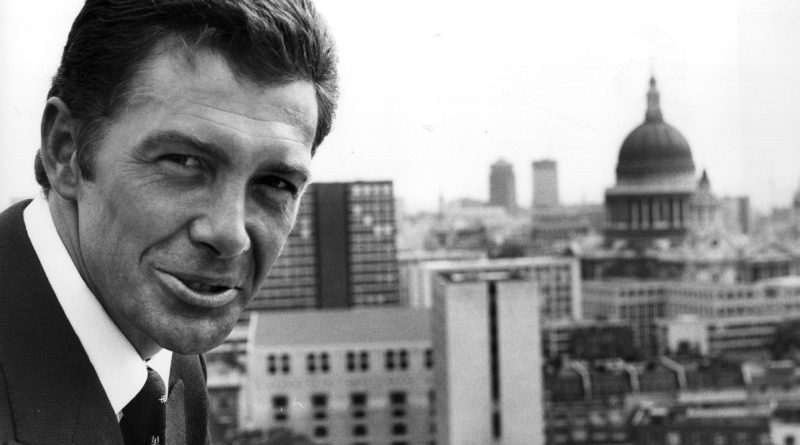 Lewis Collins Net Worth